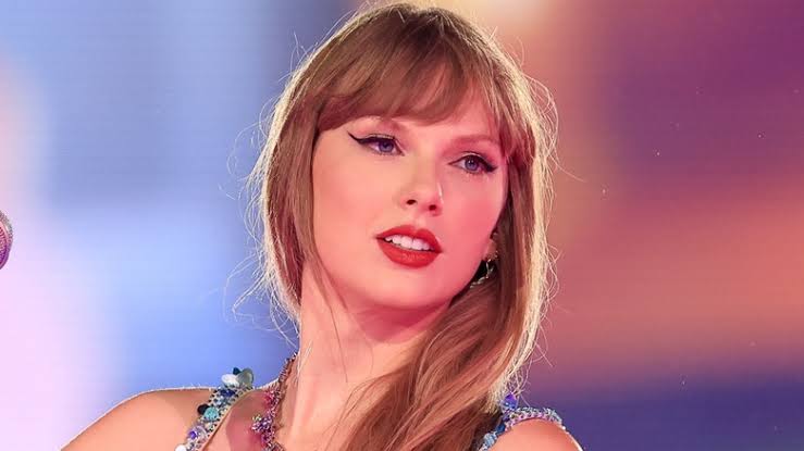Taylor Swift Net Worth 2025: 1.6 अरब डॉलर, Engagement Update, New Album – The Life of a Showgirl 1 Taylor Swift Net Worth 2025 1.6 अरब डॉलर, Engagement Update, New Album – The Life of a Showgirl